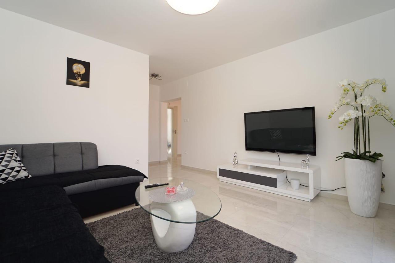 Apartman Tessa Vela Luka Exterior photo
